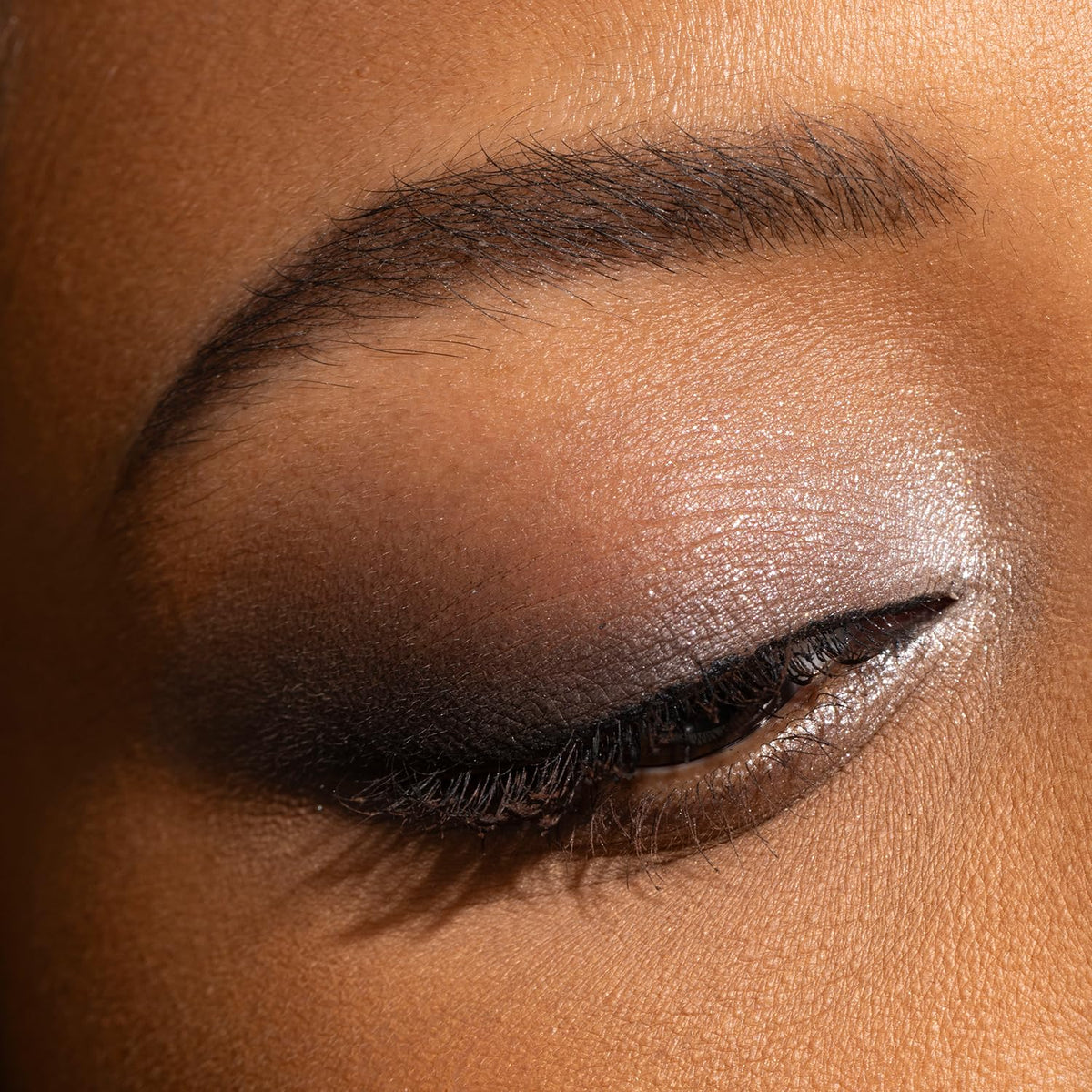 Hypoallergenic Shimmer Shadow & Liner Eyeshadow Palette Y302